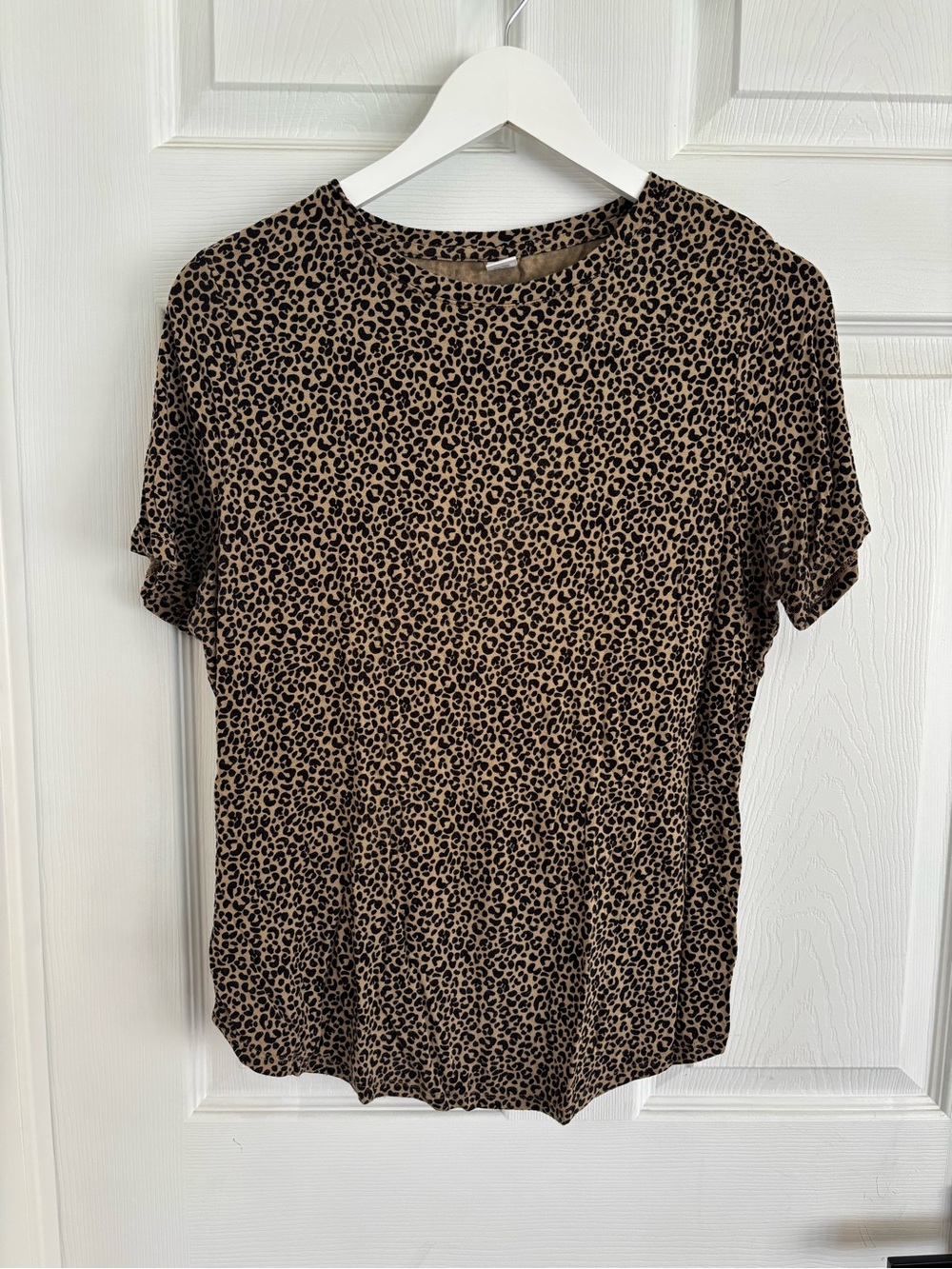 Old Navy Leopard Print Short Sleeve Tee in Tan and Black